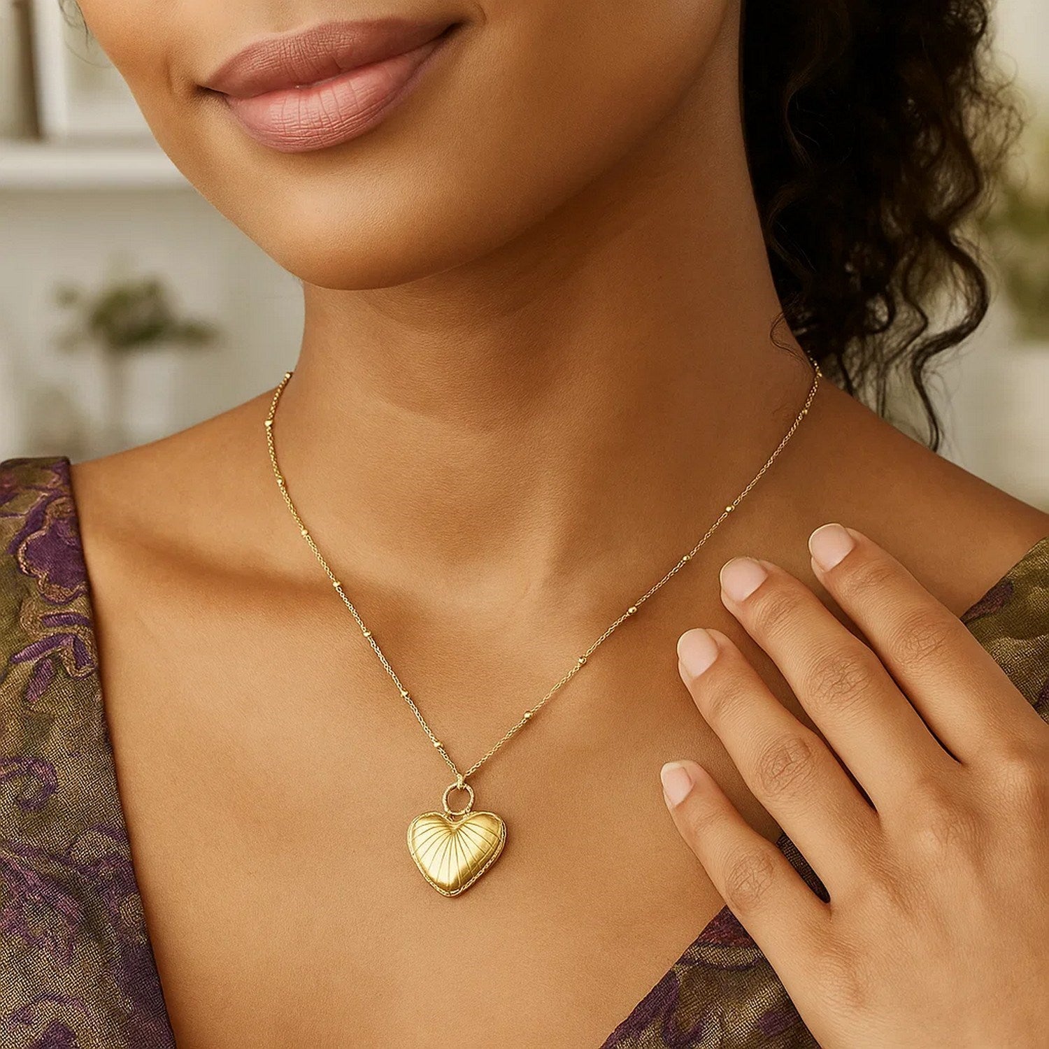 14K Yellow Gold Vintage Puffed Heart Necklace