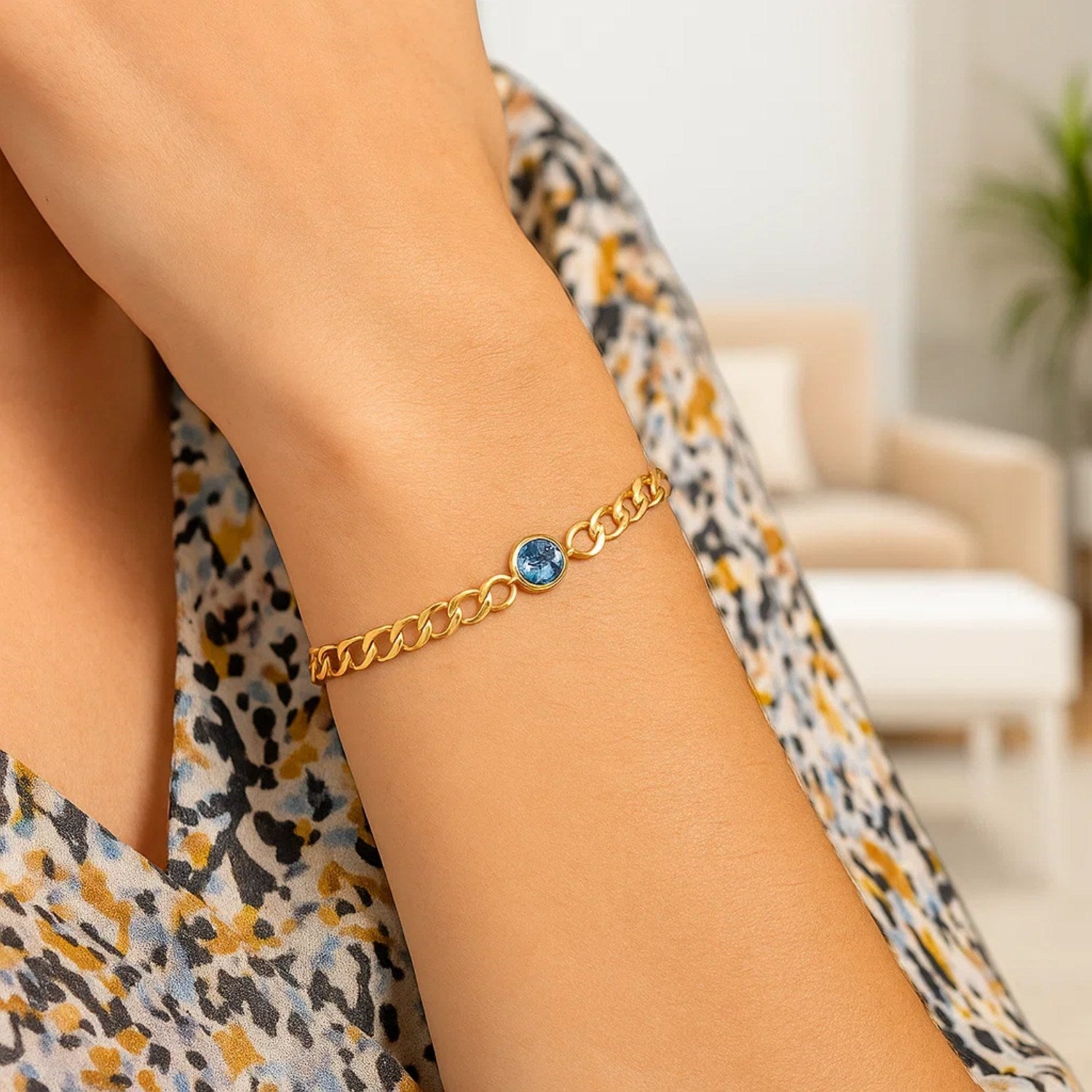 14K Yellow Gold Blue Topaz Curb Chain Bracelet (3.60 mm)